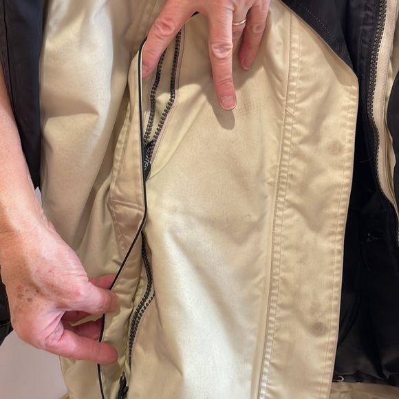 Stormtech winter jacket, interior zipout lining! Water and wind proof. Very warm - Picture 7 of 8